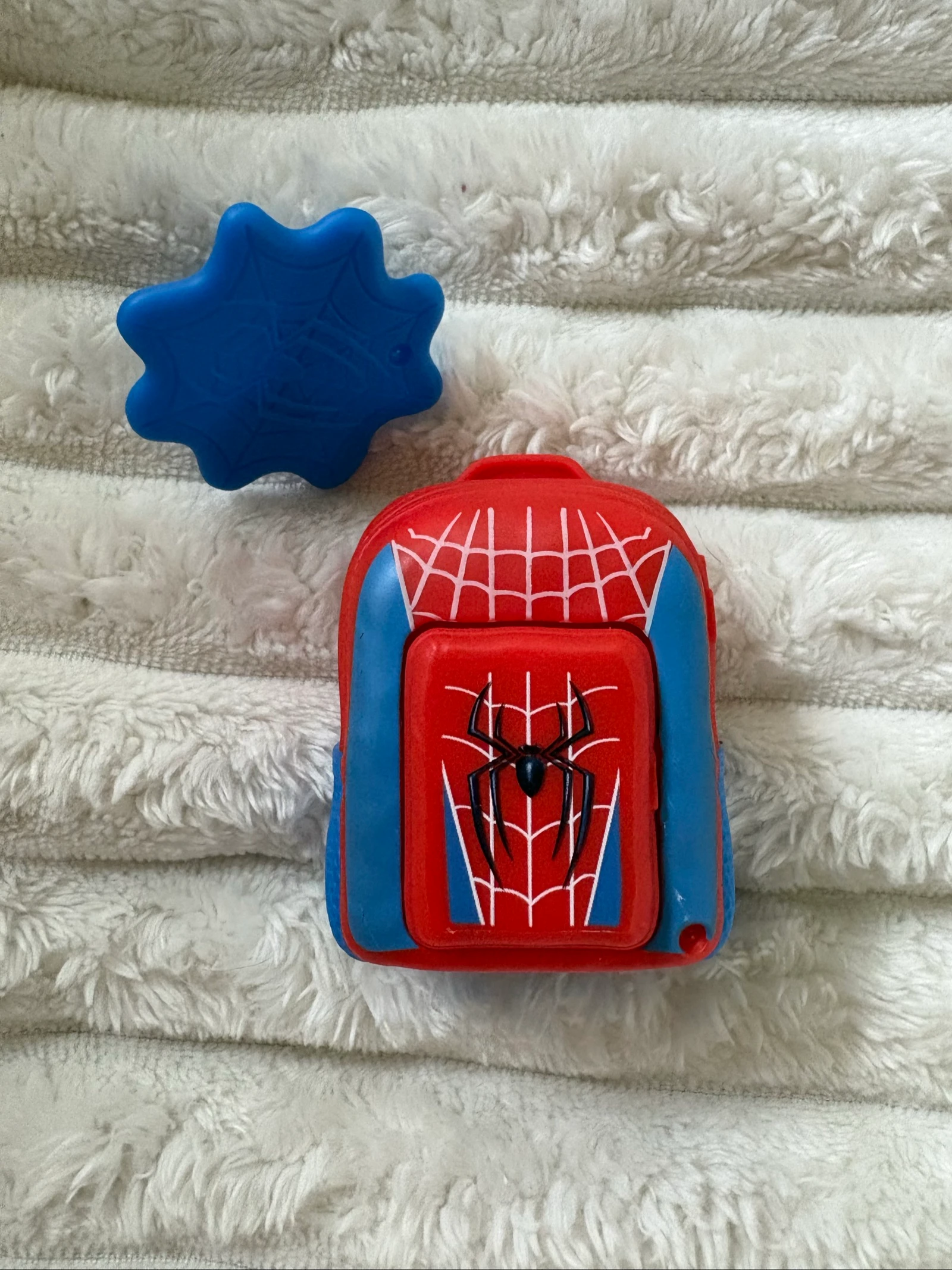 Lot 2 petits jouets Spiderman - Grand New Day – photo 3